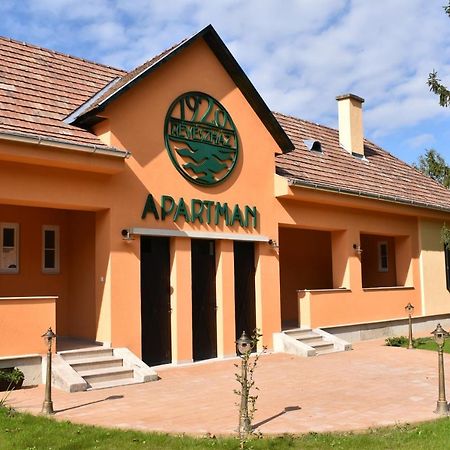 Szazesztendos Reveszhaz Apartman Szigetmonostor Εξωτερικό φωτογραφία